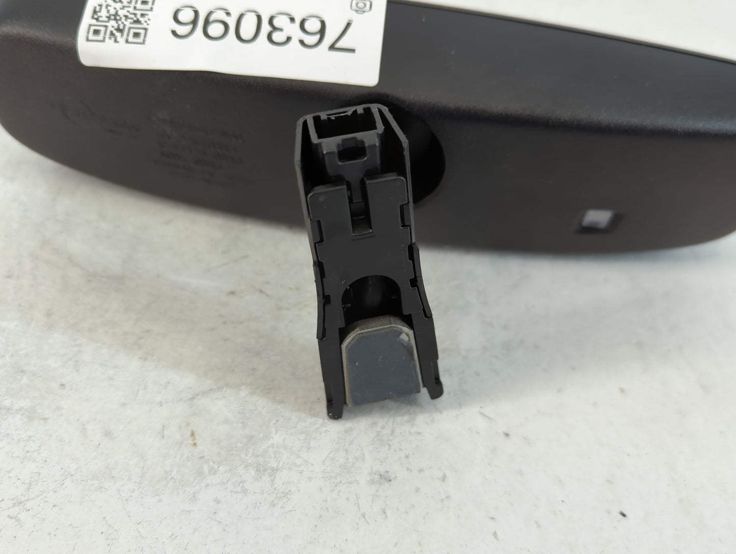 2018-2022 Hyundai Kona Interior Rear View Mirror Replacement OEM P/N:E11026006 Fits Fits 2018 2019 2020 2021 2022 OEM Used A