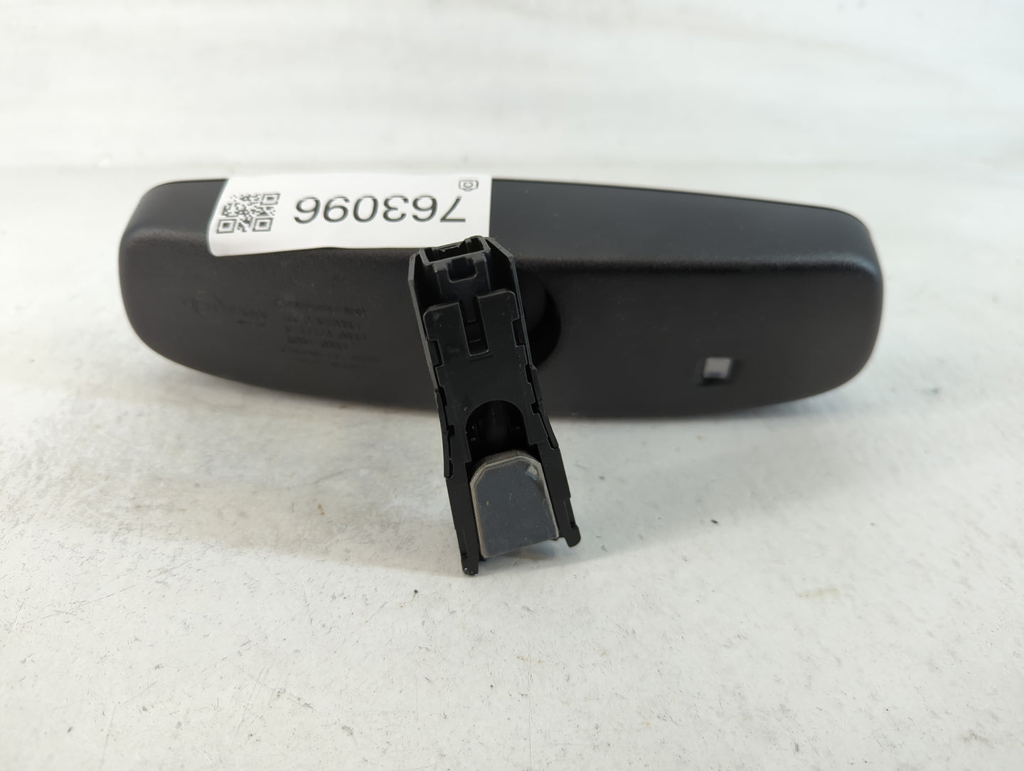 2018-2022 Hyundai Kona Interior Rear View Mirror Replacement OEM P/N:E11026006 Fits Fits 2018 2019 2020 2021 2022 OEM Used A