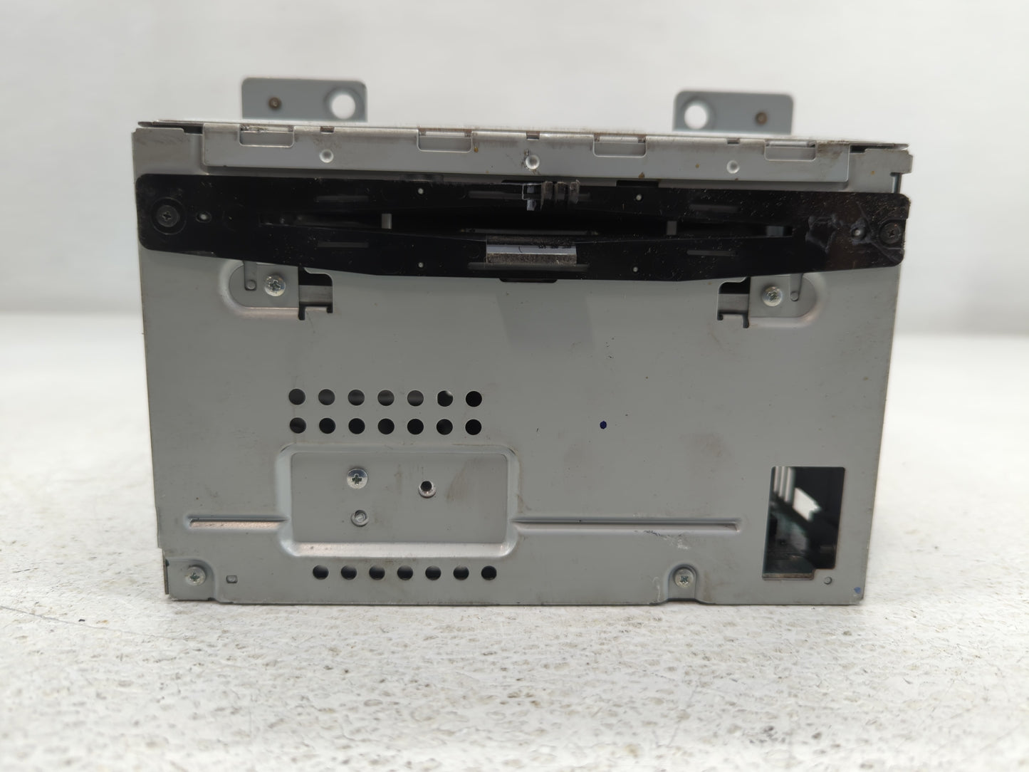 2018-2021 Hyundai Kona Am Fm Cd Player Radio Receiver - Oemusedautoparts1.com