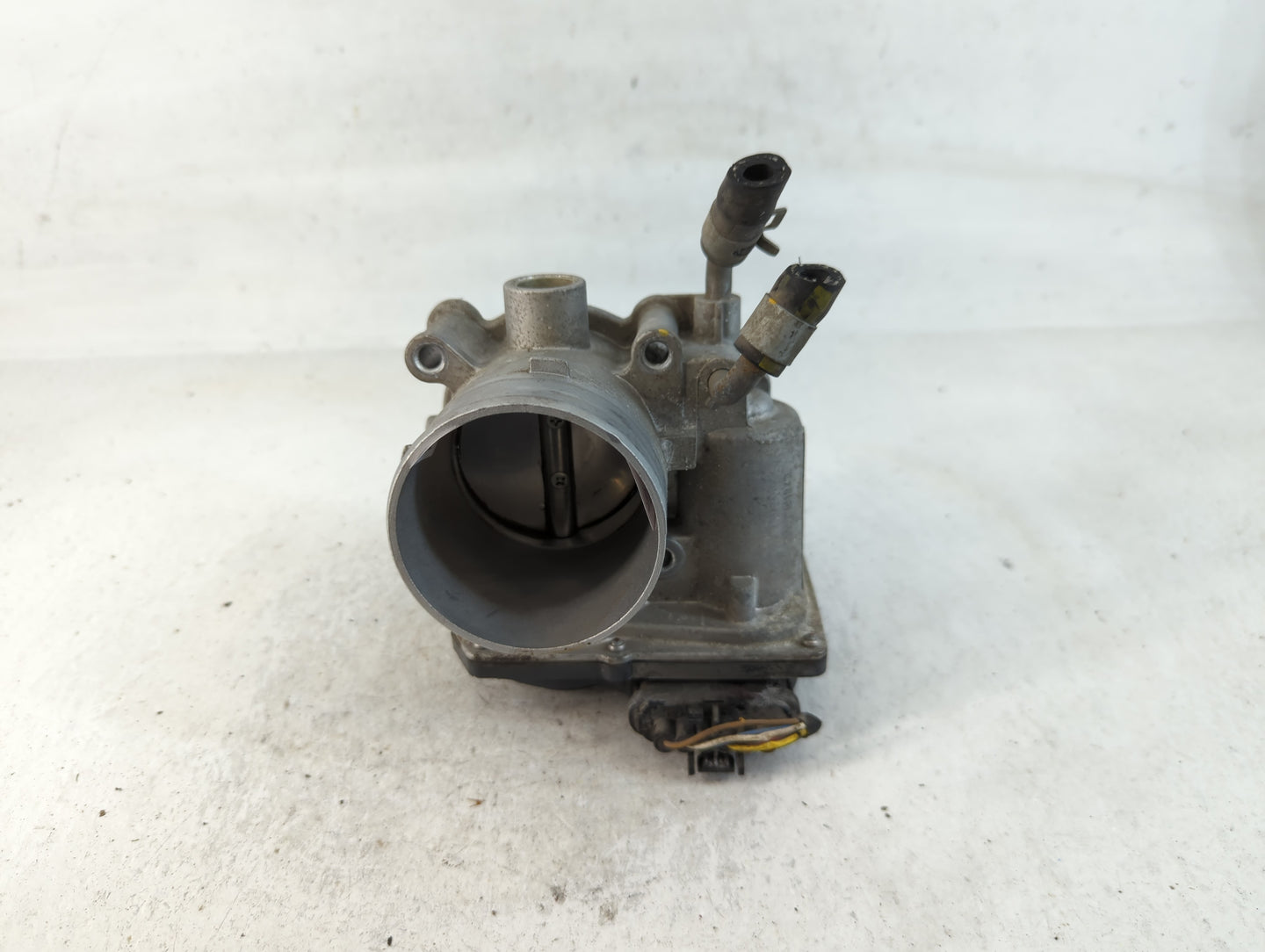 2018-2021 Hyundai Kona Throttle Body P/N:35100-2E400 Fits Fits 2012 2013 2014 2015 2016 2018 2019 2020 2021 OEM Used Auto Pa