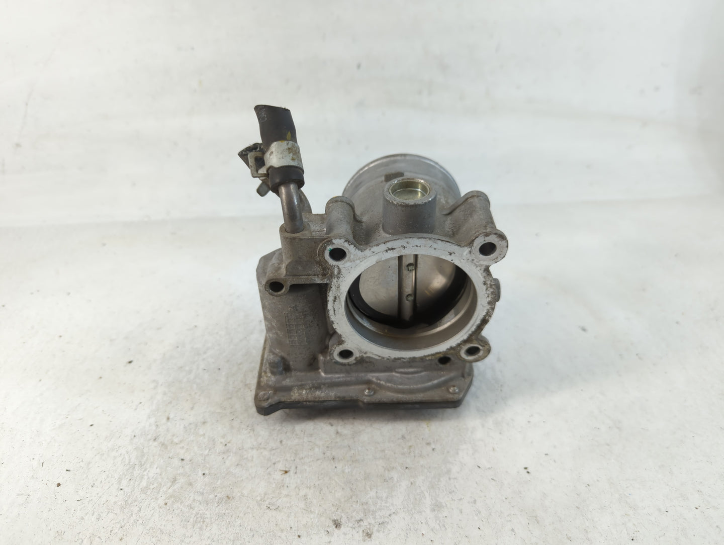 2018-2021 Hyundai Kona Throttle Body P/N:35100-2E400 Fits Fits 2012 2013 2014 2015 2016 2018 2019 2020 2021 OEM Used Auto Pa