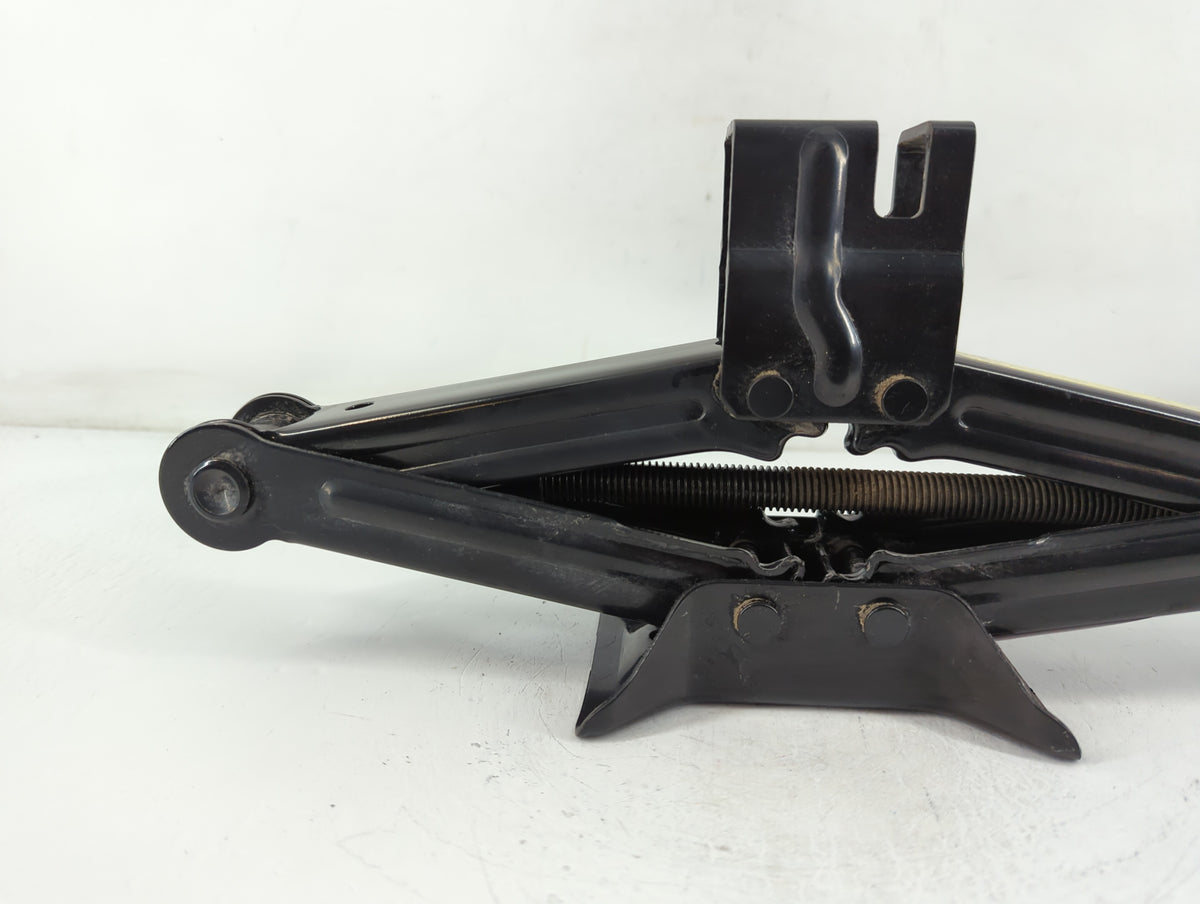 2019 Hyundai Kona Spare Scissor Car Jack - Oemusedautoparts1.com