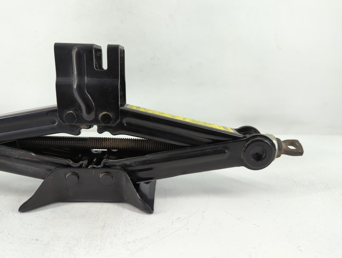 2019 Hyundai Kona Spare Scissor Car Jack - Oemusedautoparts1.com