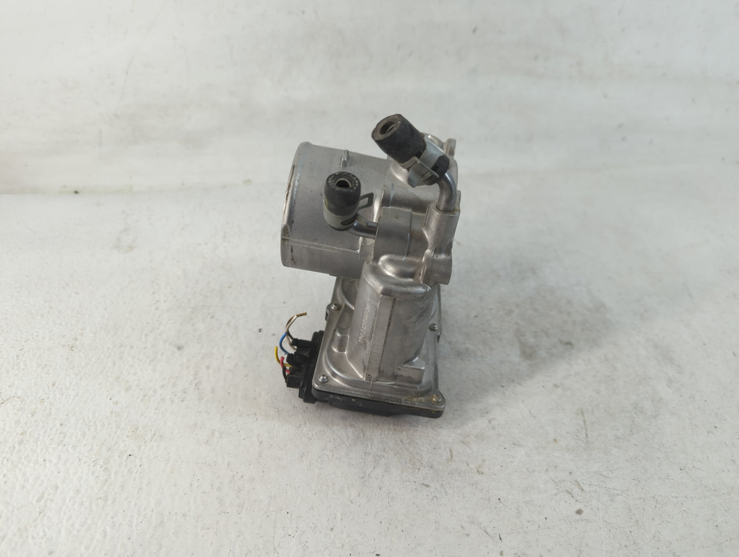 2018-2021 Hyundai Kona Throttle Body P/N:35100-2E400 Fits Fits 2012 2013 2014 2015 2016 2018 2019 2020 2021 OEM Used Auto Pa