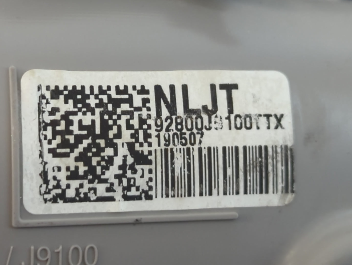 2018-2022 Hyundai Kona Overhead Roof Console 788262 - Oemusedautoparts1.com