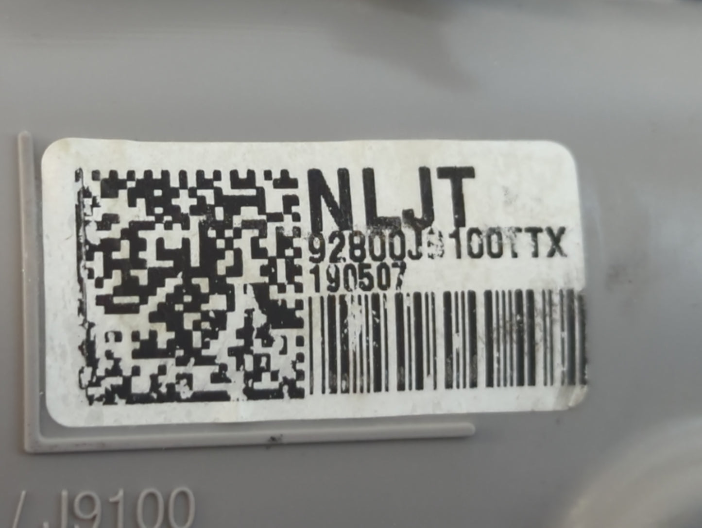 2018-2022 Hyundai Kona Overhead Roof Console 788262 - Oemusedautoparts1.com