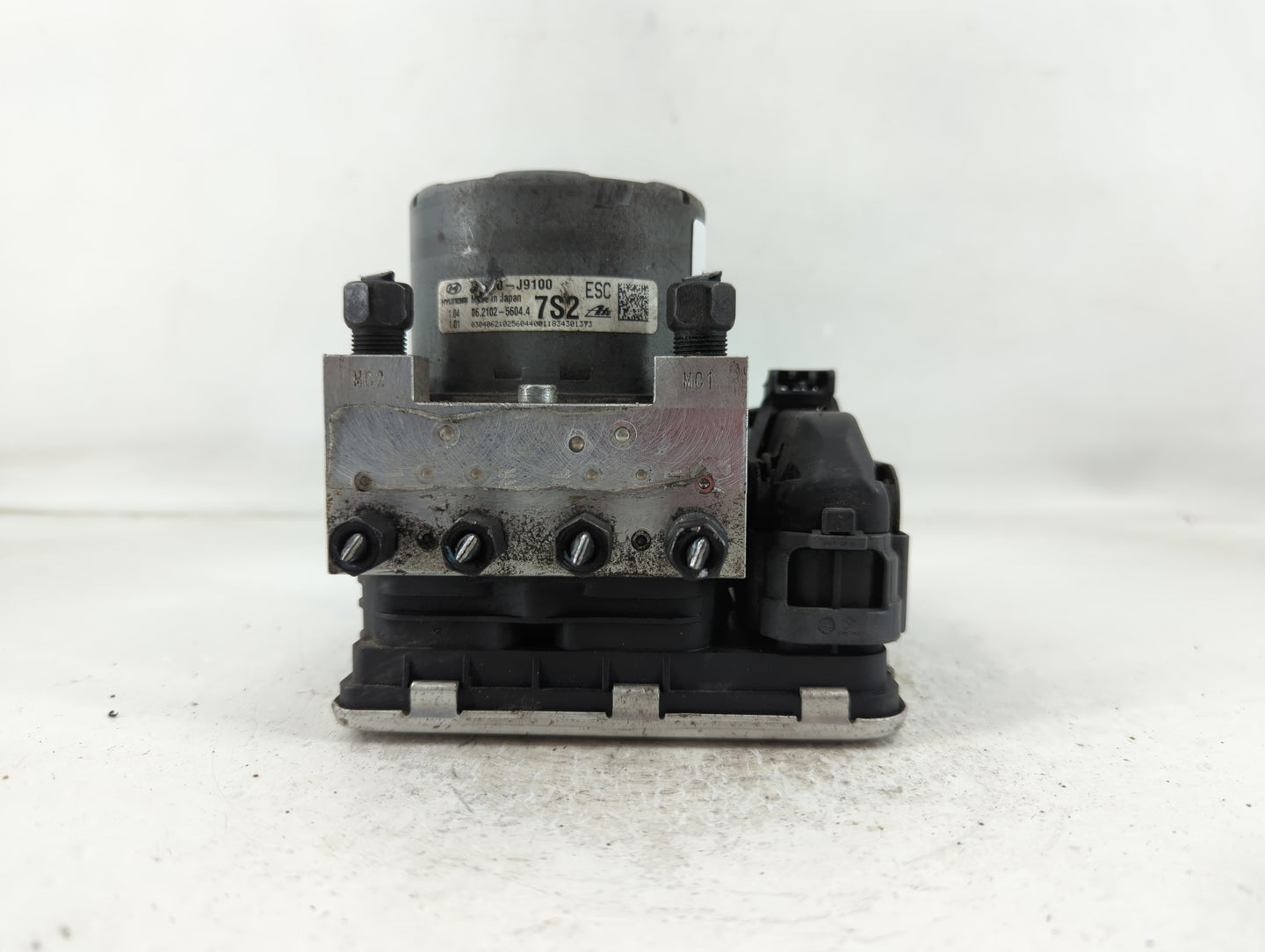 2018-2021 Hyundai Kona ABS Pump Control Module Replacement P/N:58900-J9100 Fits Fits 2018 2019 2020 2021 OEM Used Auto Parts