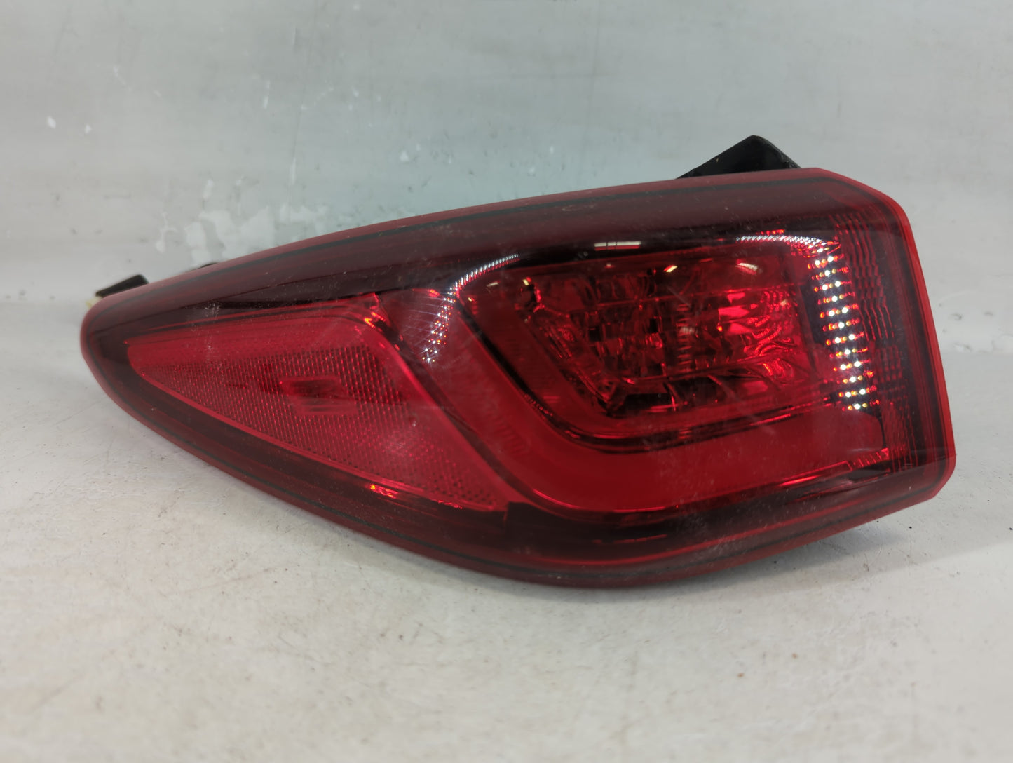2019 Hyundai Kona Tail Light Assembly Driver Left OEM P/N:92401-J91 92401-J911, 92401-J90, 92401-J901 Fits OEM Used Auto Par