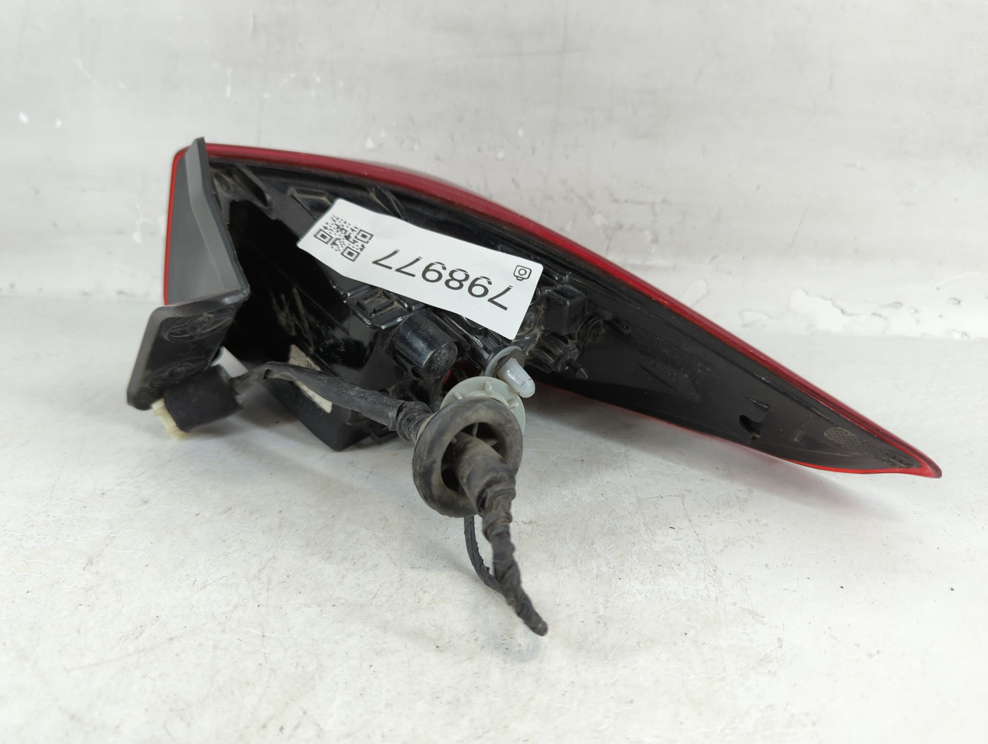 2019 Hyundai Kona Tail Light Assembly Driver Left OEM P/N:92401-J91 92401-J911, 92401-J90, 92401-J901 Fits OEM Used Auto Par