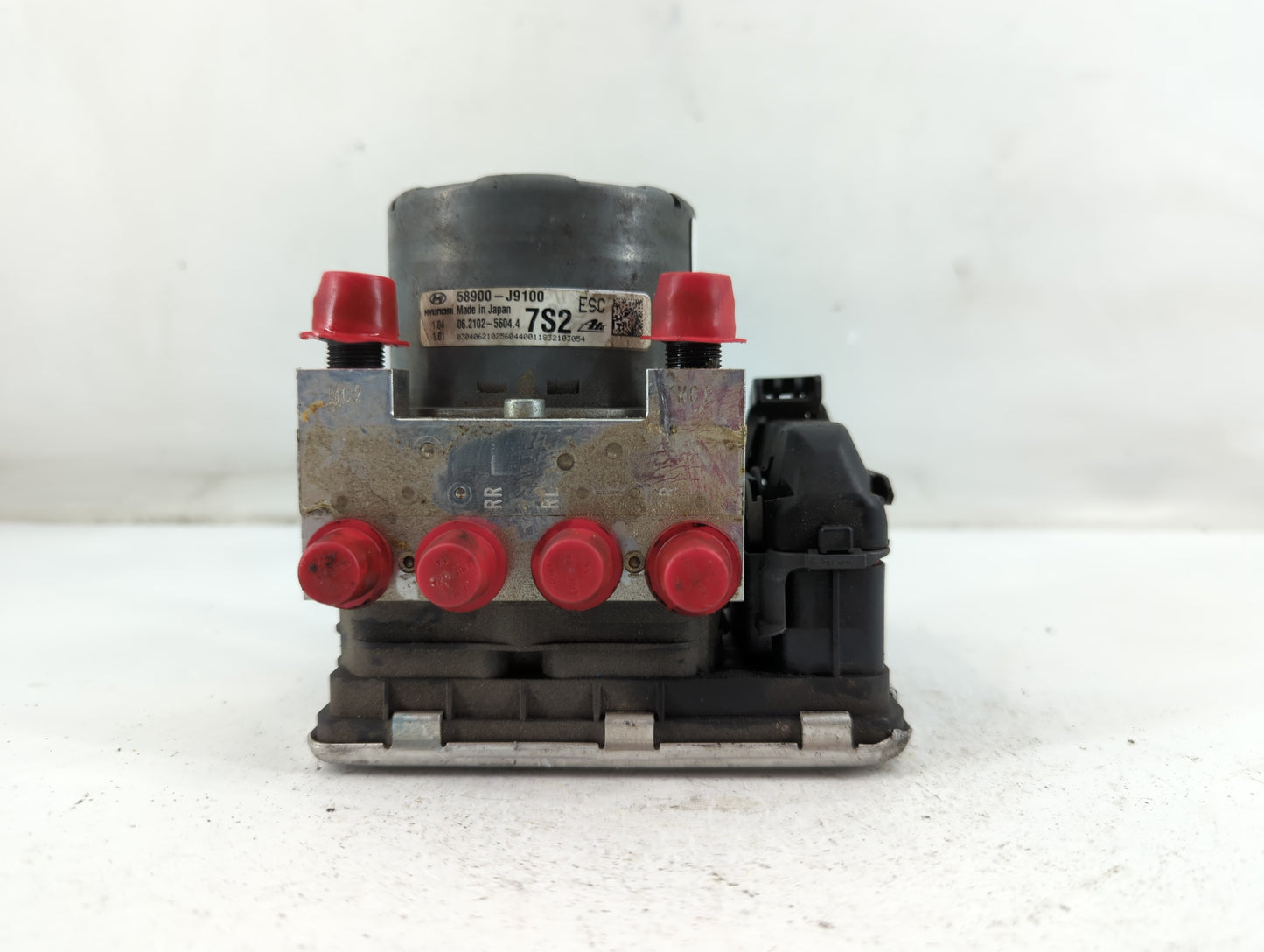 2018-2021 Hyundai Kona ABS Pump Control Module Replacement P/N:58900-J9100 Fits Fits 2018 2019 2020 2021 OEM Used Auto Parts