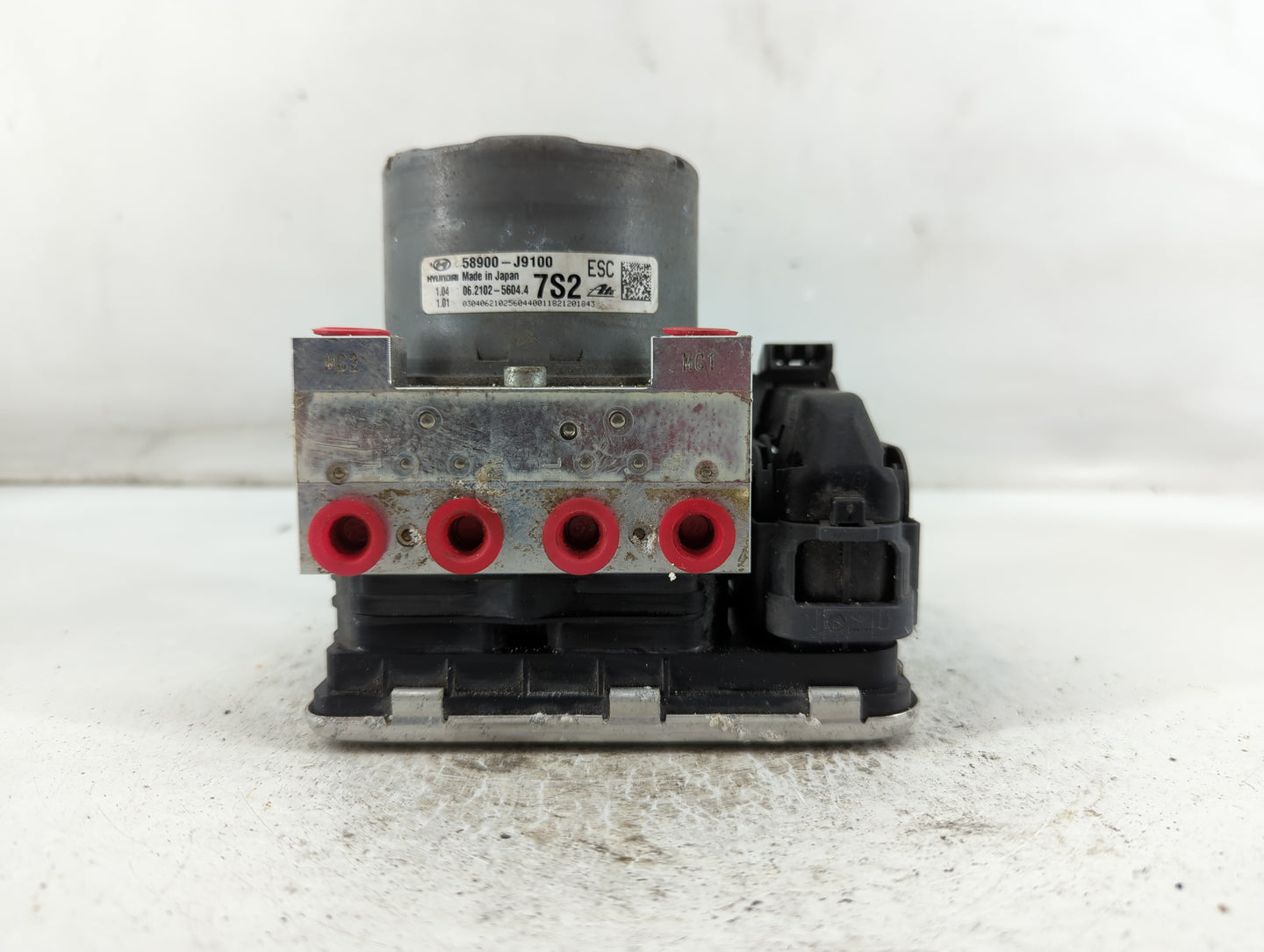 2018-2021 Hyundai Kona ABS Pump Control Module Replacement P/N:58900-J9100 Fits Fits 2018 2019 2020 2021 OEM Used Auto Parts