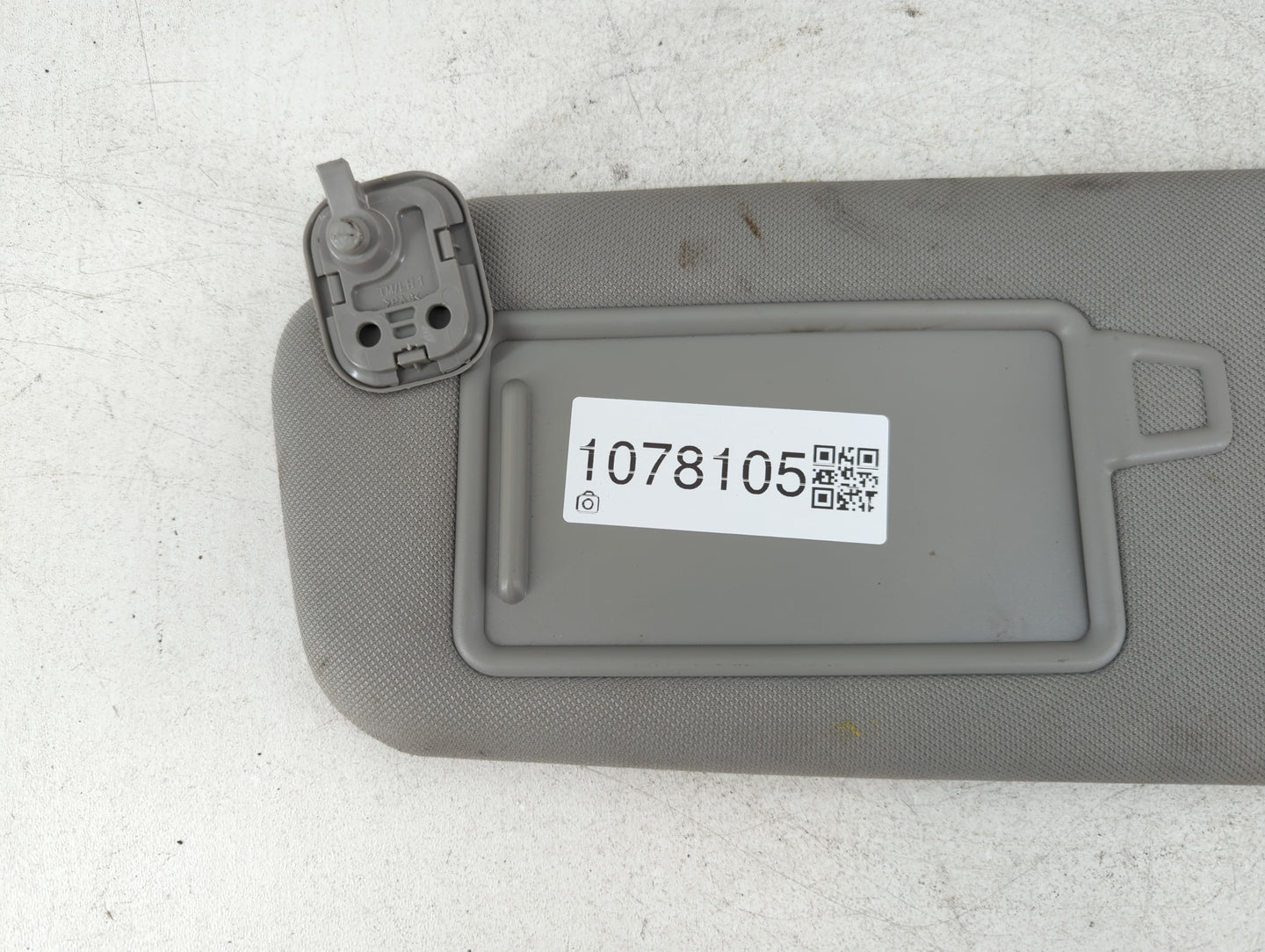 2019-2021 Hyundai Santa Fe Sun Visor Shade Replacement Driver Left Mirror Fits Fits 2019 2020 2021 OEM Used Auto Parts - Oem