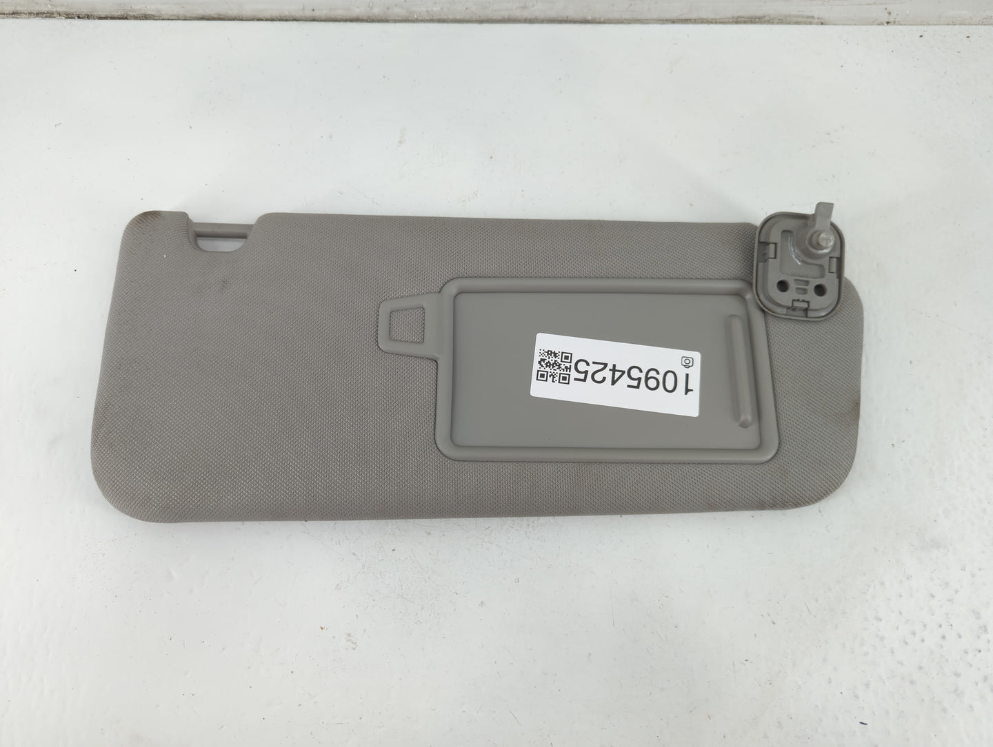 2019-2021 Hyundai Santa Fe Sun Visor Shade Replacement Passenger Right Mirror Fits Fits 2019 2020 2021 OEM Used Auto Parts -