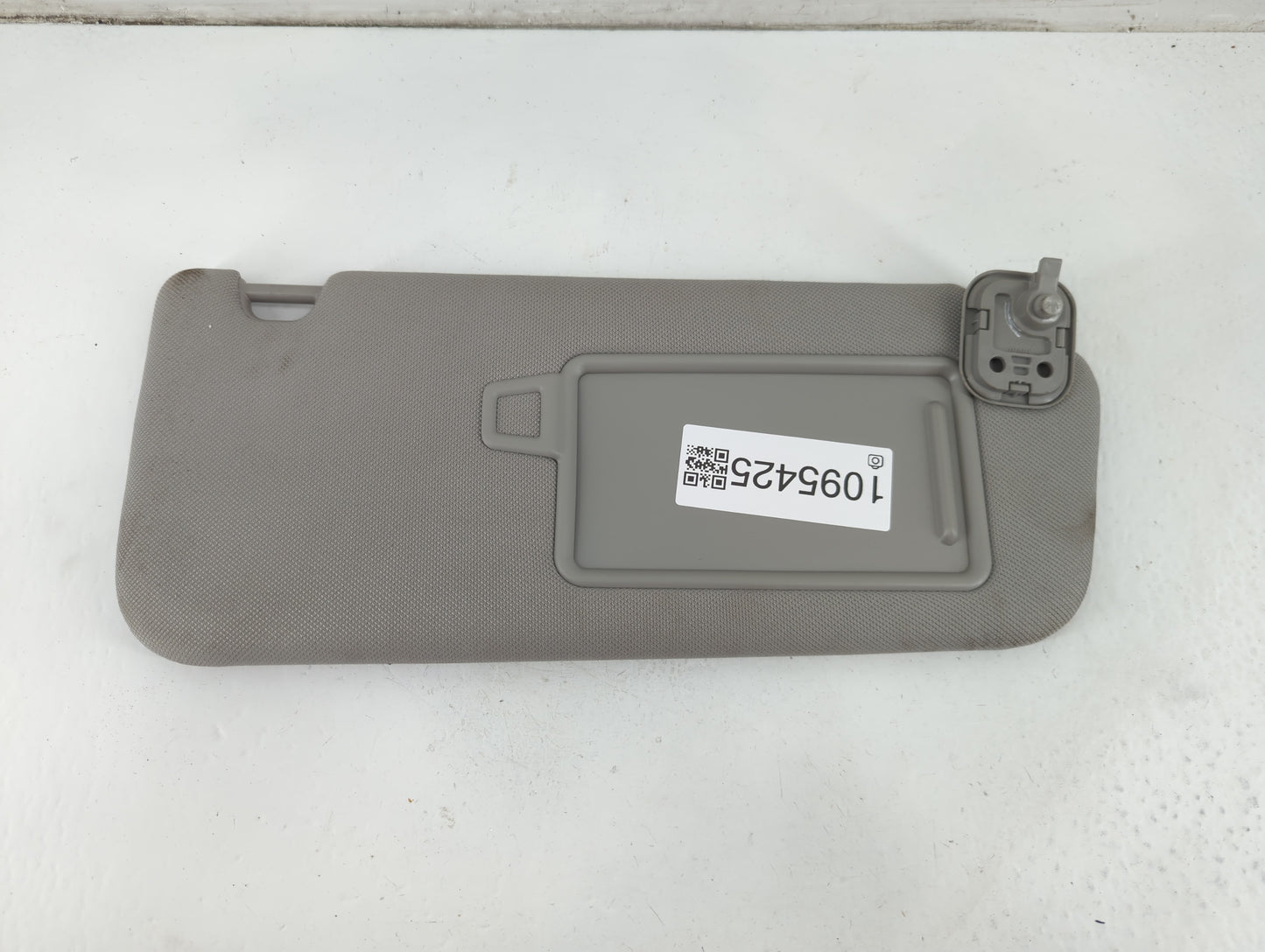 2019-2021 Hyundai Santa Fe Sun Visor Shade Replacement Passenger Right Mirror Fits Fits 2019 2020 2021 OEM Used Auto Parts -