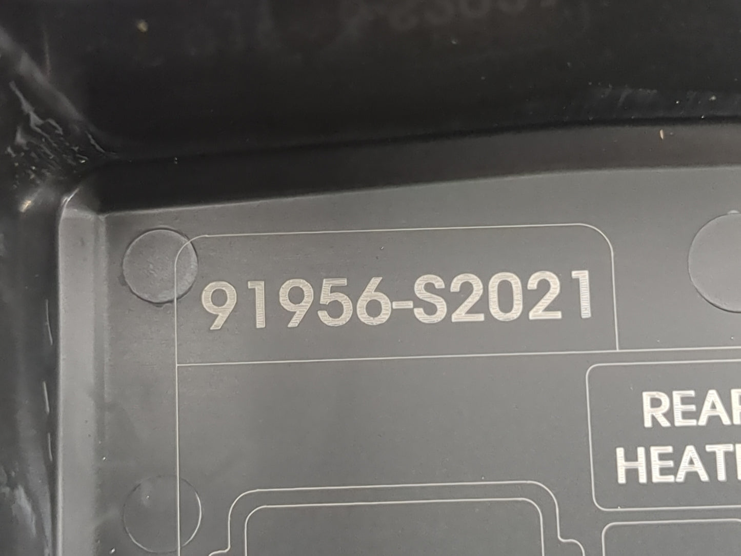 2019-2020 Hyundai Santa Fe Fusebox Fuse Box Panel Relay Module P/N:91956-S2021 Fits Fits 2019 2020 OEM Used Auto Parts - Oem