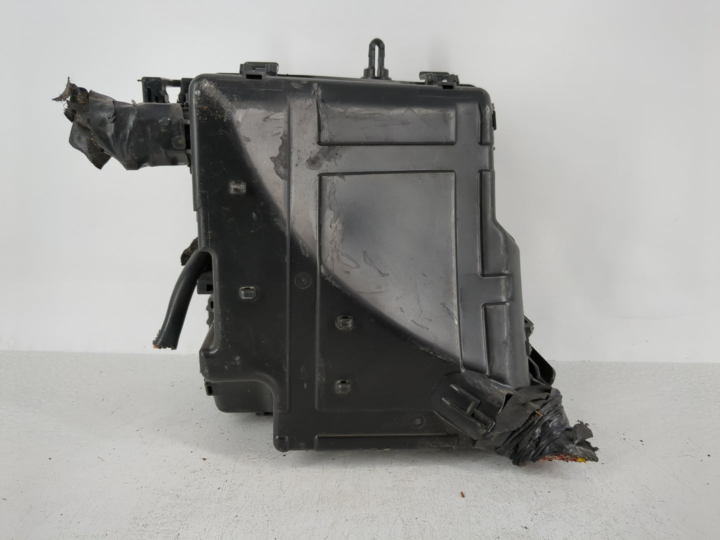 2019-2020 Hyundai Santa Fe Fusebox Fuse Box Panel Relay Module P/N:91956-S2021 Fits Fits 2019 2020 OEM Used Auto Parts - Oem