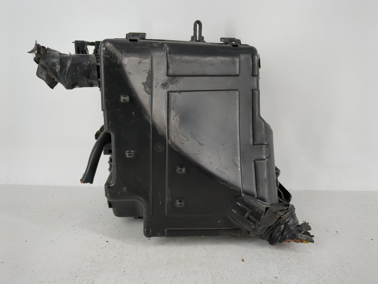 2019-2020 Hyundai Santa Fe Fusebox Fuse Box Panel Relay Module P/N:91956-S2021 Fits Fits 2019 2020 OEM Used Auto Parts - Oem