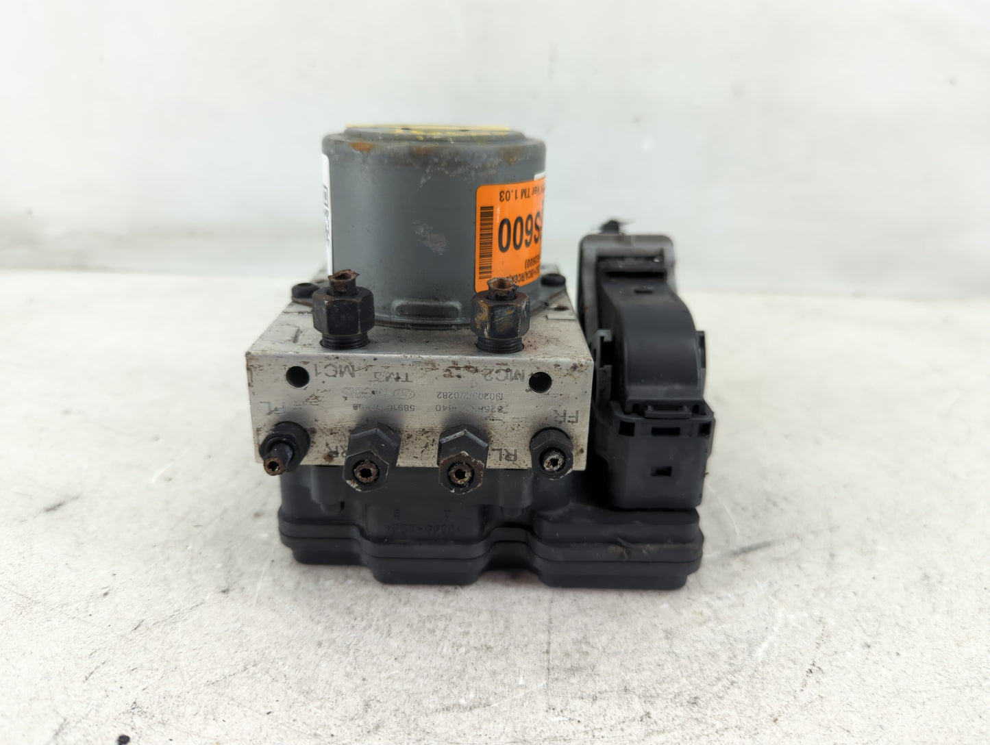 2019-2020 Hyundai Santa Fe ABS Pump Control Module Replacement P/N:58900-S2600 Fits Fits 2019 2020 OEM Used Auto Parts - Oem