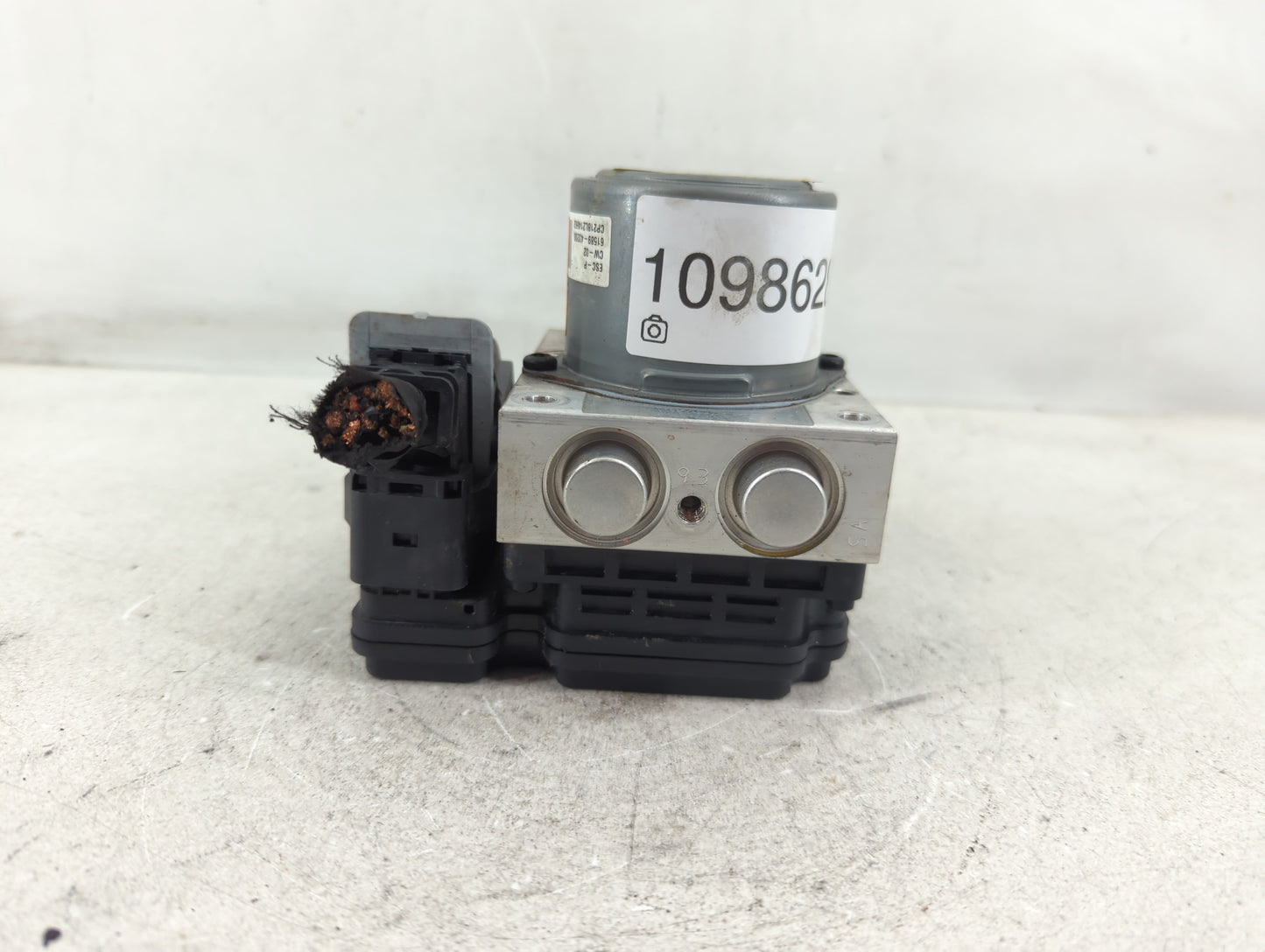 2019-2020 Hyundai Santa Fe ABS Pump Control Module Replacement P/N:58900-S2600 Fits Fits 2019 2020 OEM Used Auto Parts - Oem