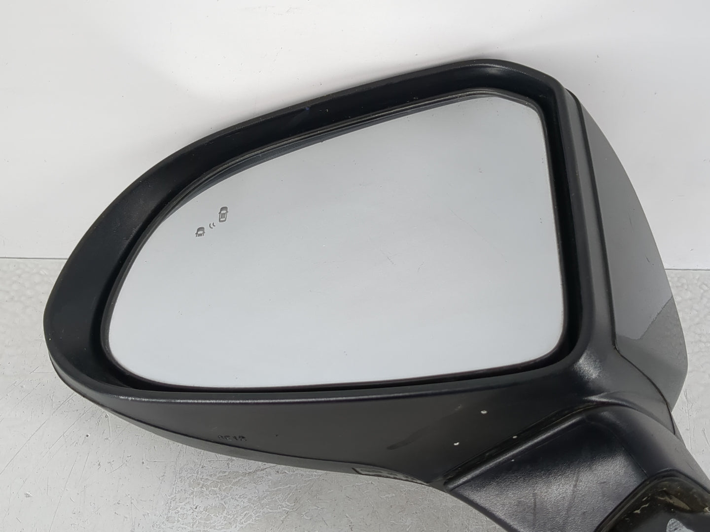 2019 Hyundai Santa Fe Driver Side View Mirror - Left Door Mirror OEM Used - Oemusedautoparts1.com