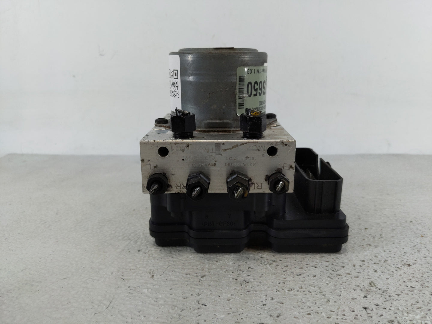 2019-2020 Hyundai Santa Fe ABS Pump Control Module Replacement P/N:58900-S2650 Fits Fits 2019 2020 OEM Used Auto Parts - Oem