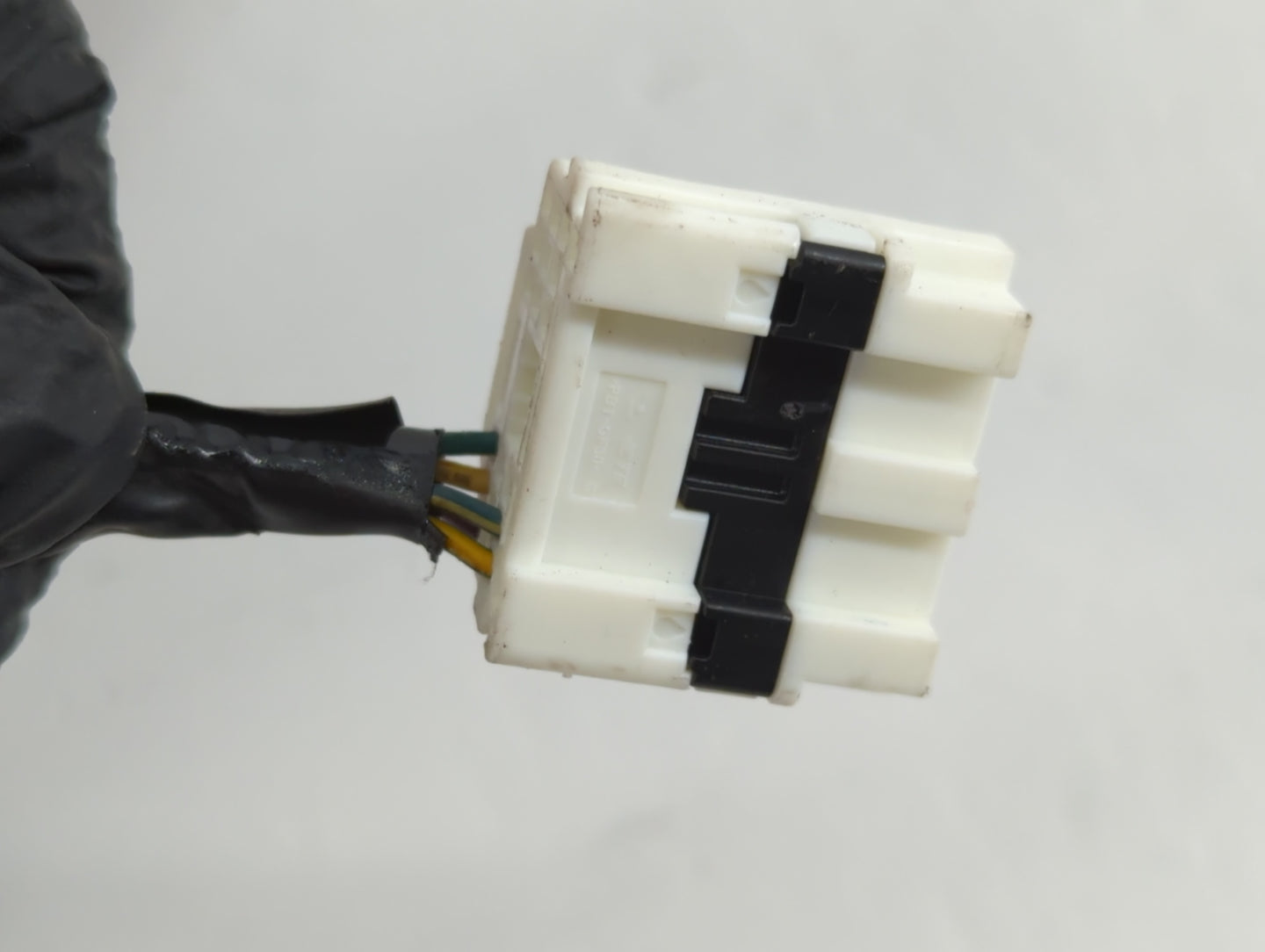 2019 Hyundai Santa Fe Side Mirror Replacement Driver Left View Door Mirror Fits OEM Used Auto Parts - Oemusedautoparts1.com