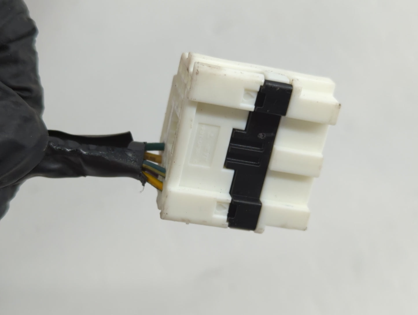 2019 Hyundai Santa Fe Side Mirror Replacement Driver Left View Door Mirror Fits OEM Used Auto Parts - Oemusedautoparts1.com