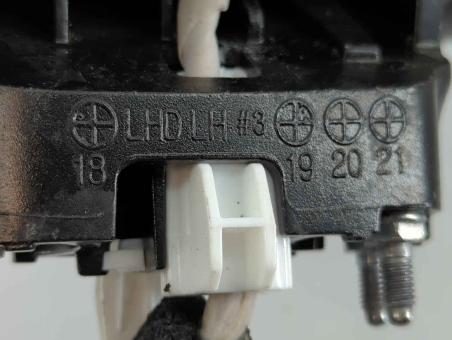 2019 Hyundai Santa Fe Side Mirror Replacement Driver Left View Door Mirror Fits OEM Used Auto Parts - Oemusedautoparts1.com