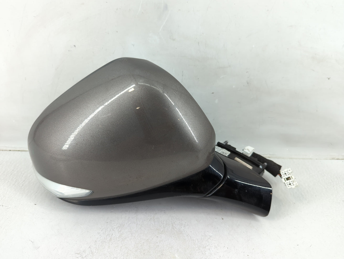 2017-2019 Hyundai Santa Fe Passenger Side View Mirror - Right Door Mirror OEM Used - Oemusedautoparts1.com