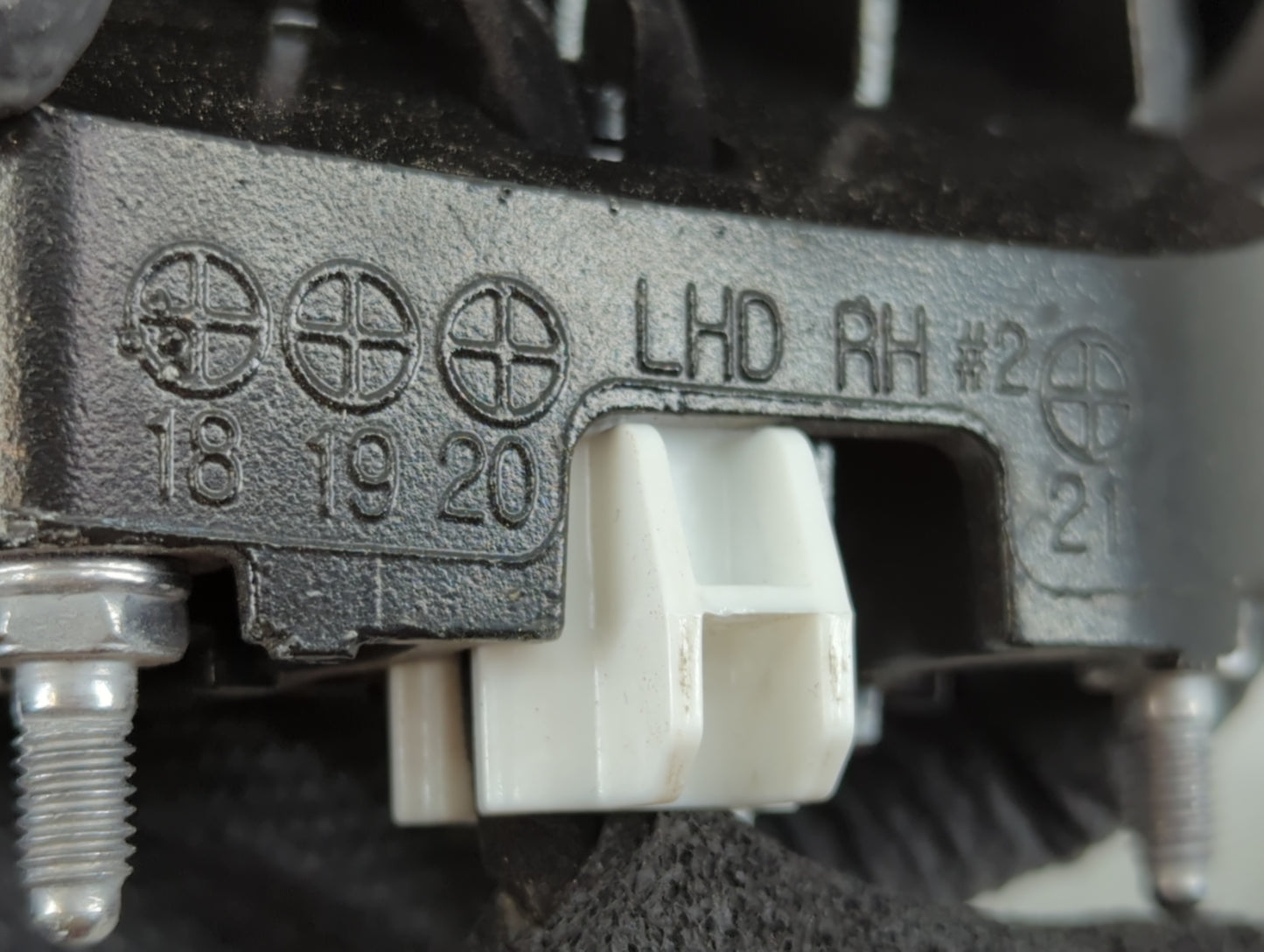 2017-2019 Hyundai Santa Fe Passenger Side View Mirror - Right Door Mirror OEM Used - Oemusedautoparts1.com