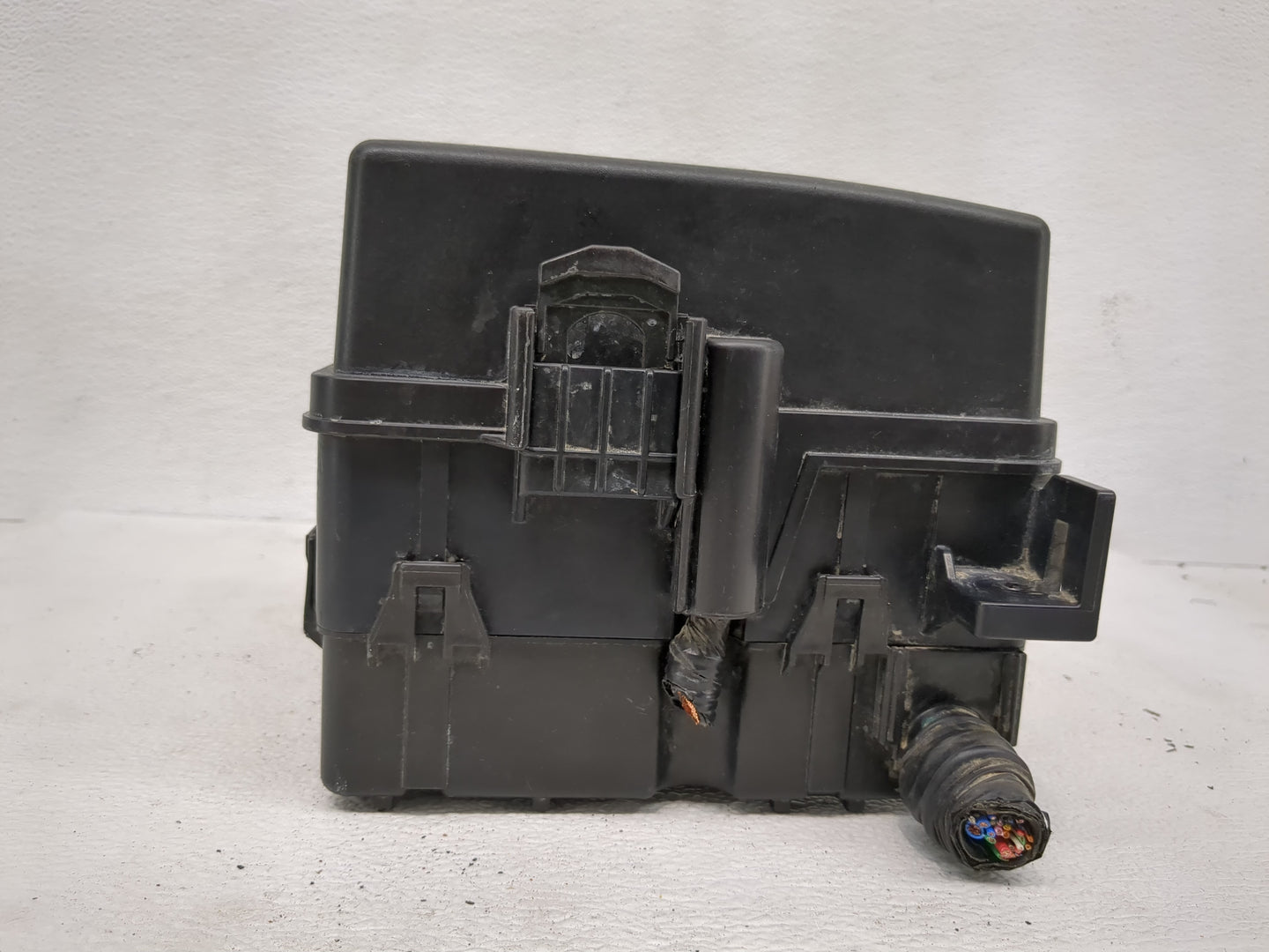 2019-2020 Hyundai Santa Fe Fusebox Fuse Box Panel Relay Module Fits Fits 2019 2020 OEM Used Auto Parts - Oemusedautoparts1.c