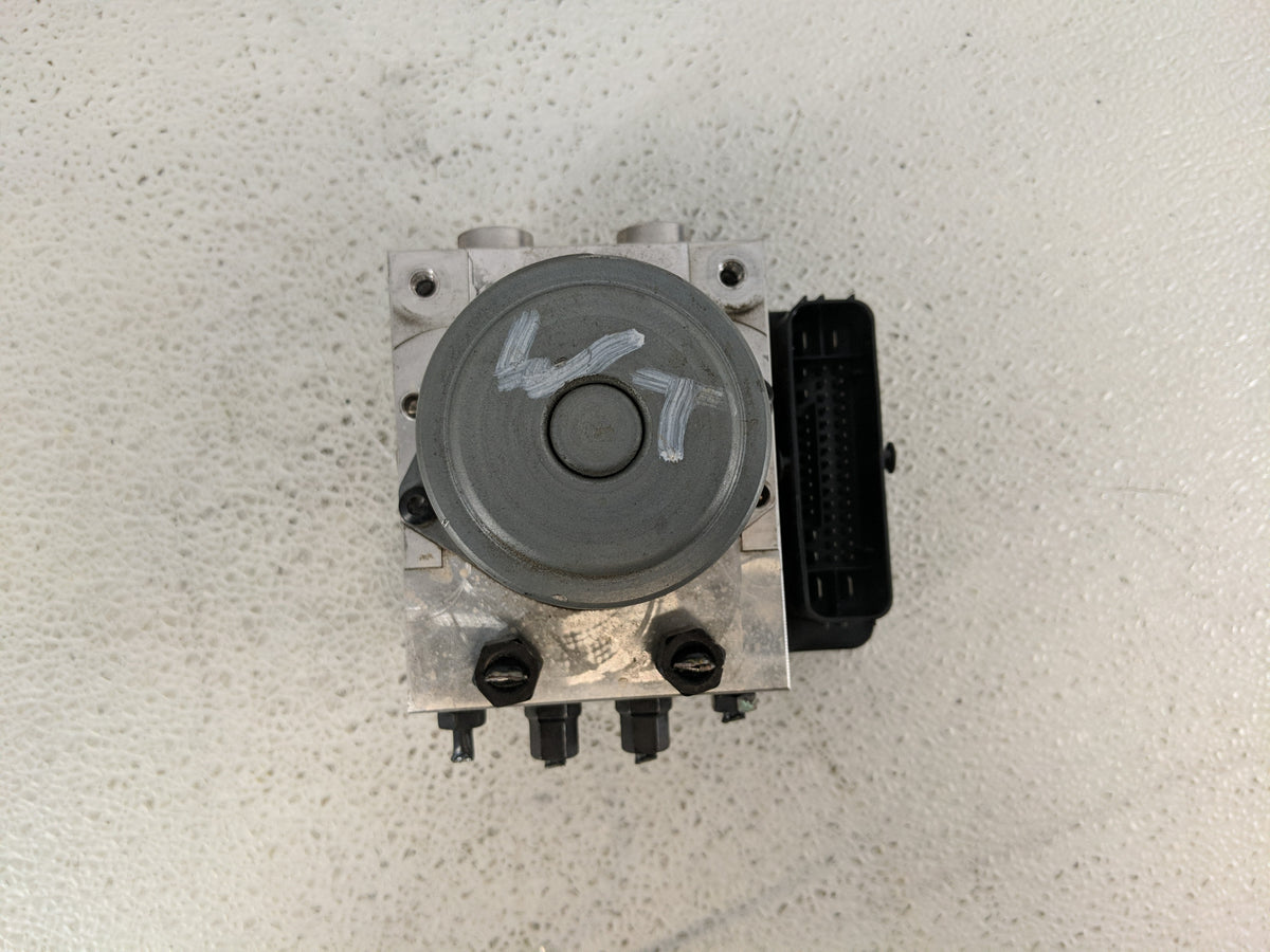 2019-2020 Hyundai Santa Fe Anti-Lock Brake ABS Pump Module Actuator OEM P/N:58910-S2000 Fits Fits 2019 2020 OEM Used Auto Pa