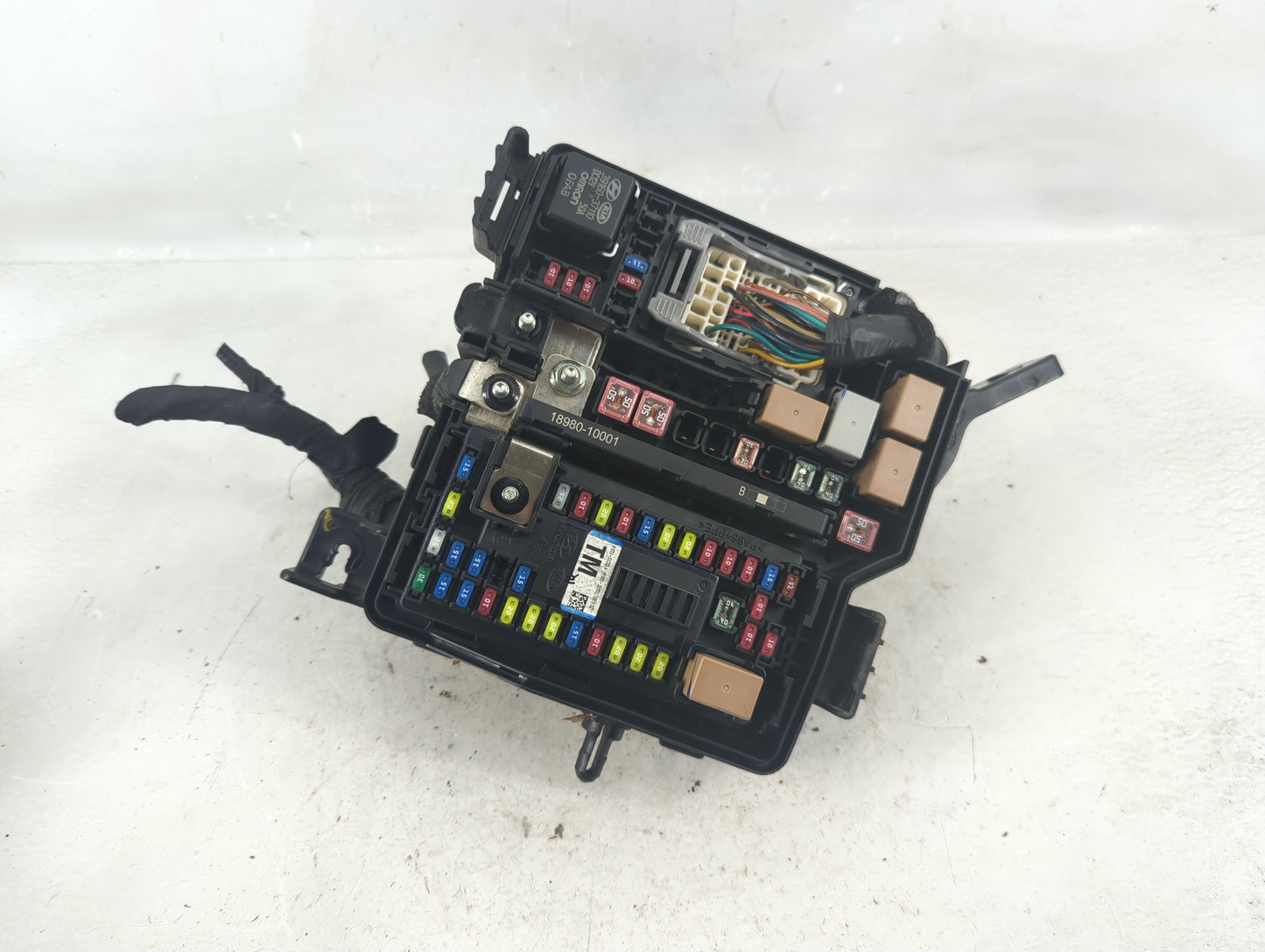 2019-2020 Hyundai Santa Fe Fusebox Fuse Box Panel Relay Module P/N:91956-S2021 91200S2400TA Fits Fits 2019 2020 OEM Used Aut