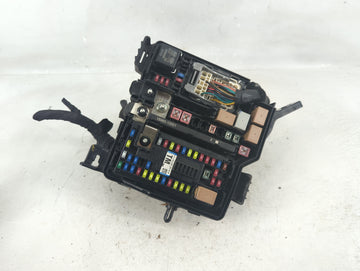 2019-2020 Hyundai Santa Fe Fusebox Fuse Box Panel Relay Module P/N:91956-S2021 91200S2400TA Fits Fits 2019 2020 OEM Used Auto Parts