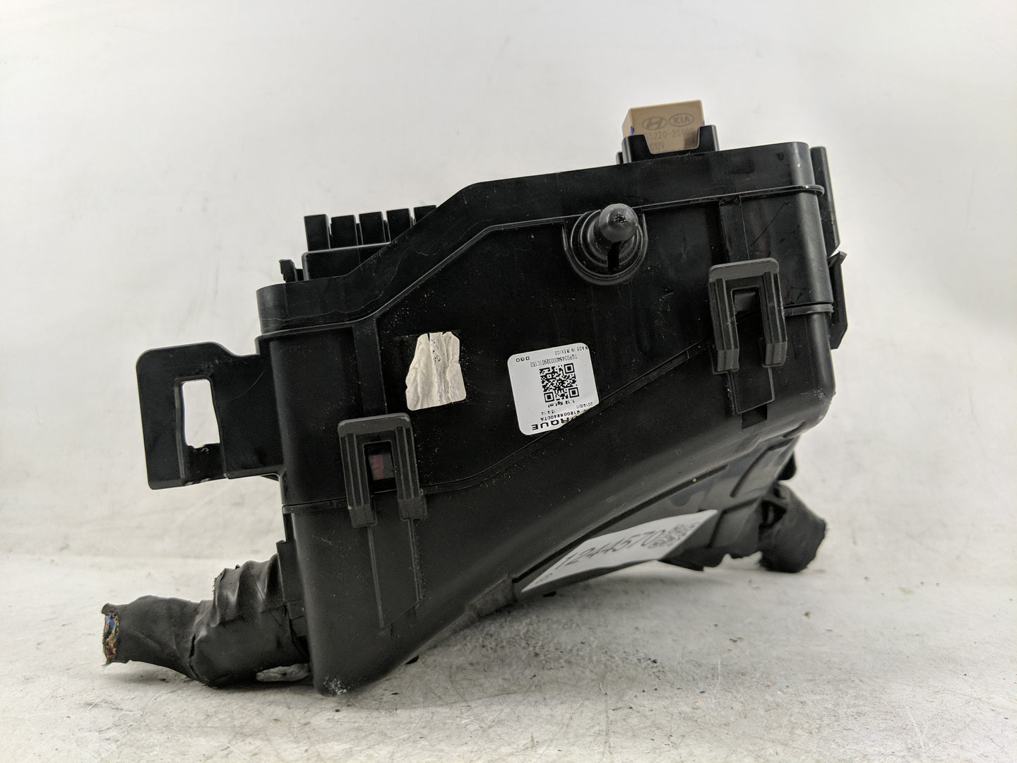 2019-2020 Hyundai Santa Fe Fusebox Fuse Box Panel Relay Module P/N:91956-S2021 91200S2400TA Fits Fits 2019 2020 OEM Used Aut