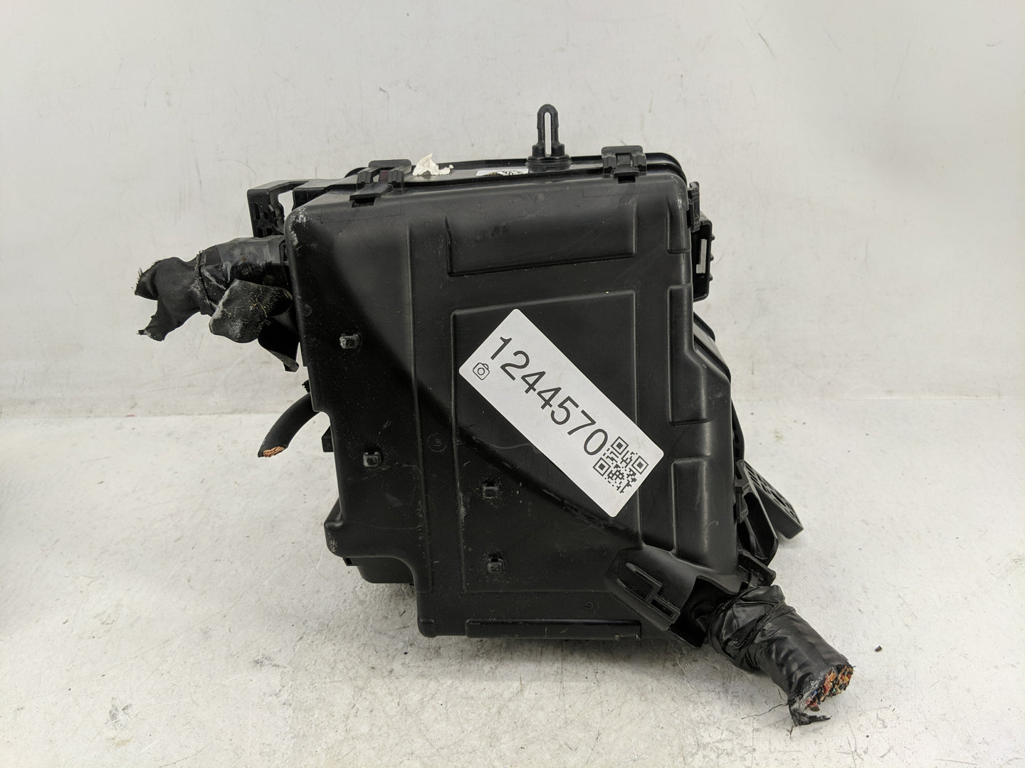 2019-2020 Hyundai Santa Fe Fusebox Fuse Box Panel Relay Module P/N:91956-S2021 91200S2400TA Fits Fits 2019 2020 OEM Used Aut