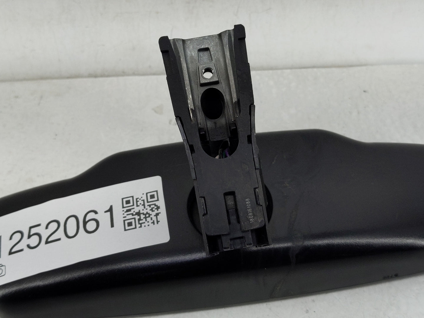 2013-2020 Hyundai Santa Fe Interior Rear View Mirror Replacement OEM Fits OEM Used Auto Parts - Oemusedautoparts1.com