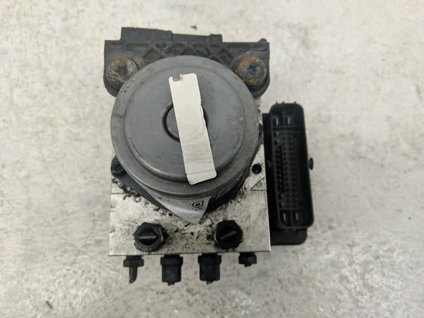 2019-2020 Hyundai Santa Fe ABS Pump Control Module Replacement P/N:61589-43200 Fits Fits 2019 2020 OEM Used Auto Parts - Oem