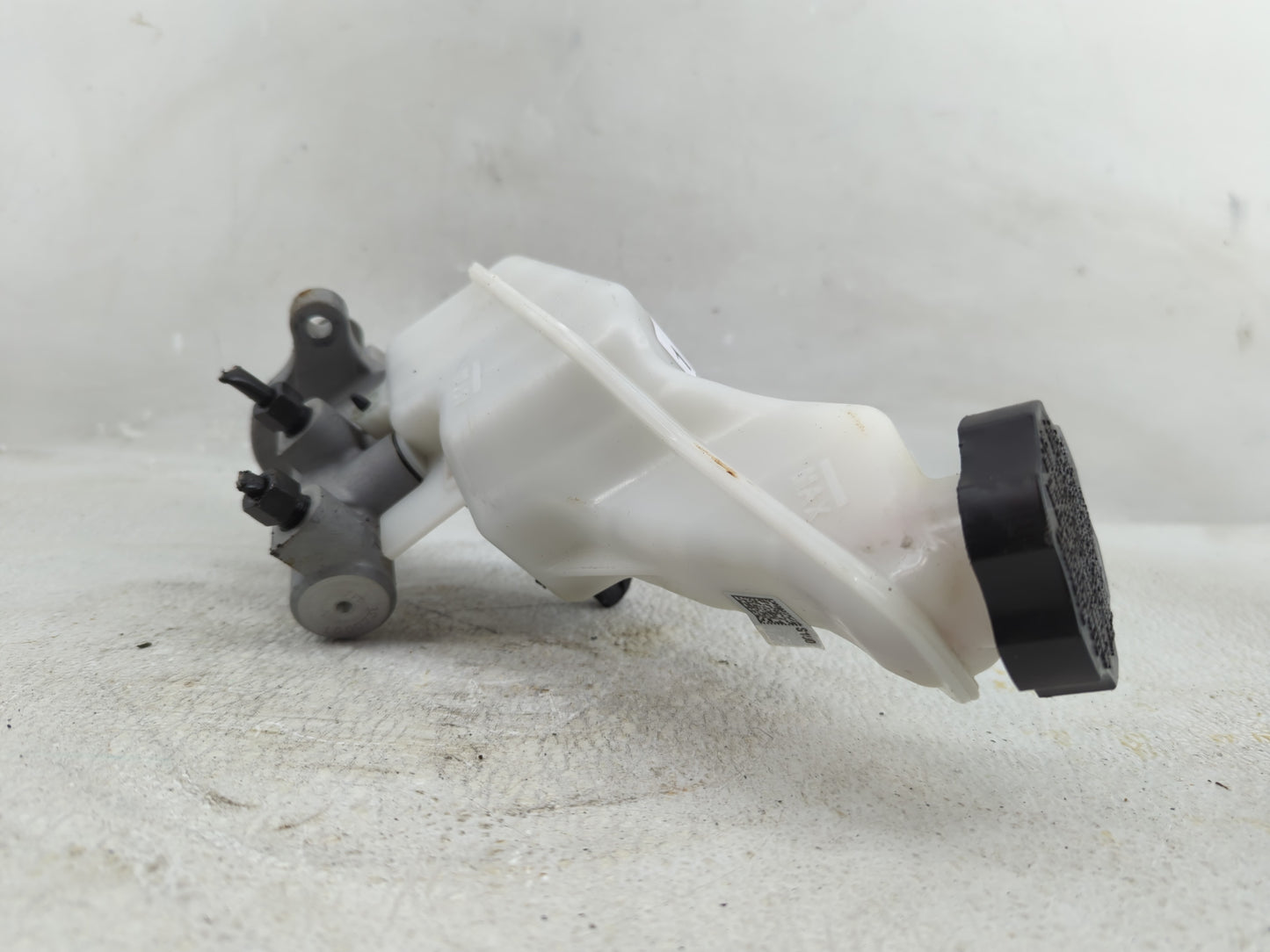 2019-2020 Hyundai Santa Fe Brake Master Cylinder - Oemusedautoparts1.com