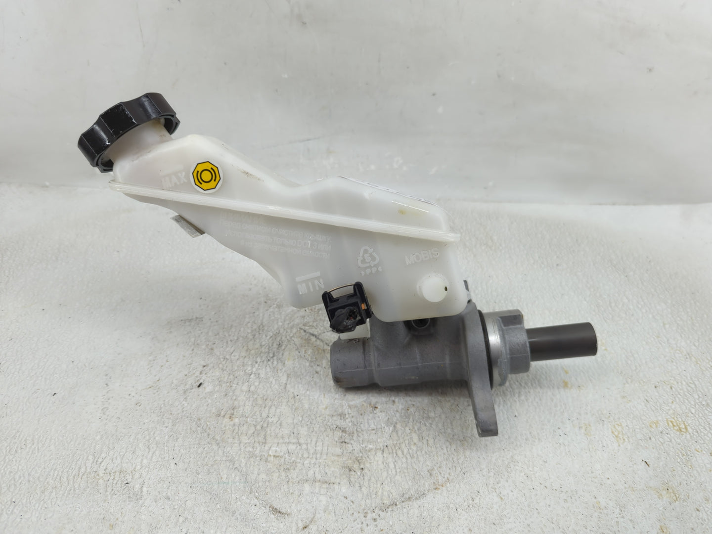 2019-2020 Hyundai Santa Fe Brake Master Cylinder - Oemusedautoparts1.com