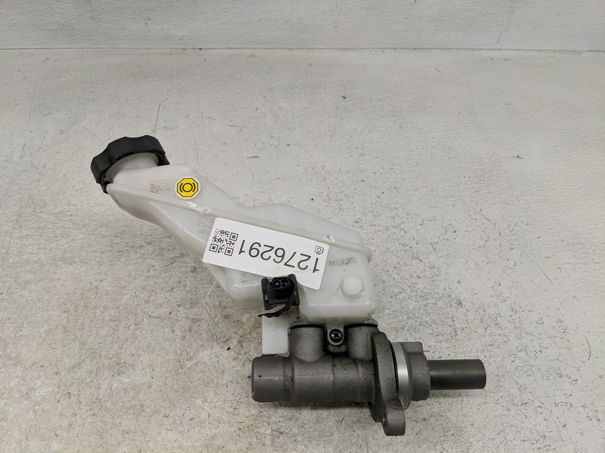 2019-2020 Hyundai Santa Fe Brake Master Cylinder 1276291 - Oemusedautoparts1.com