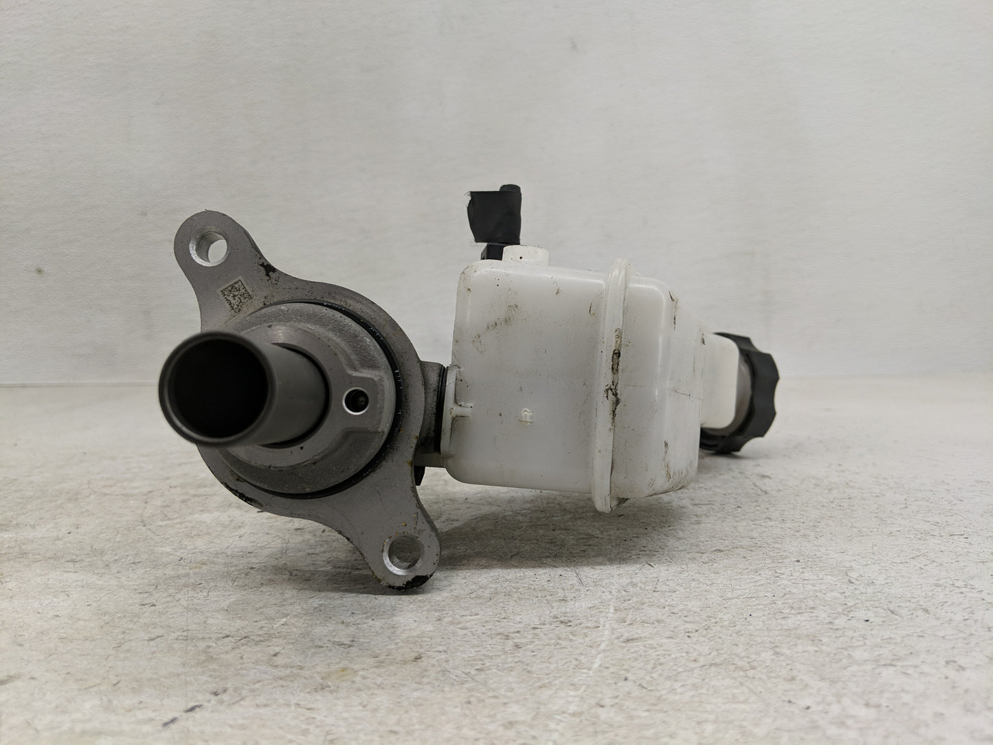 2019-2020 Hyundai Santa Fe Brake Master Cylinder - Oemusedautoparts1.com