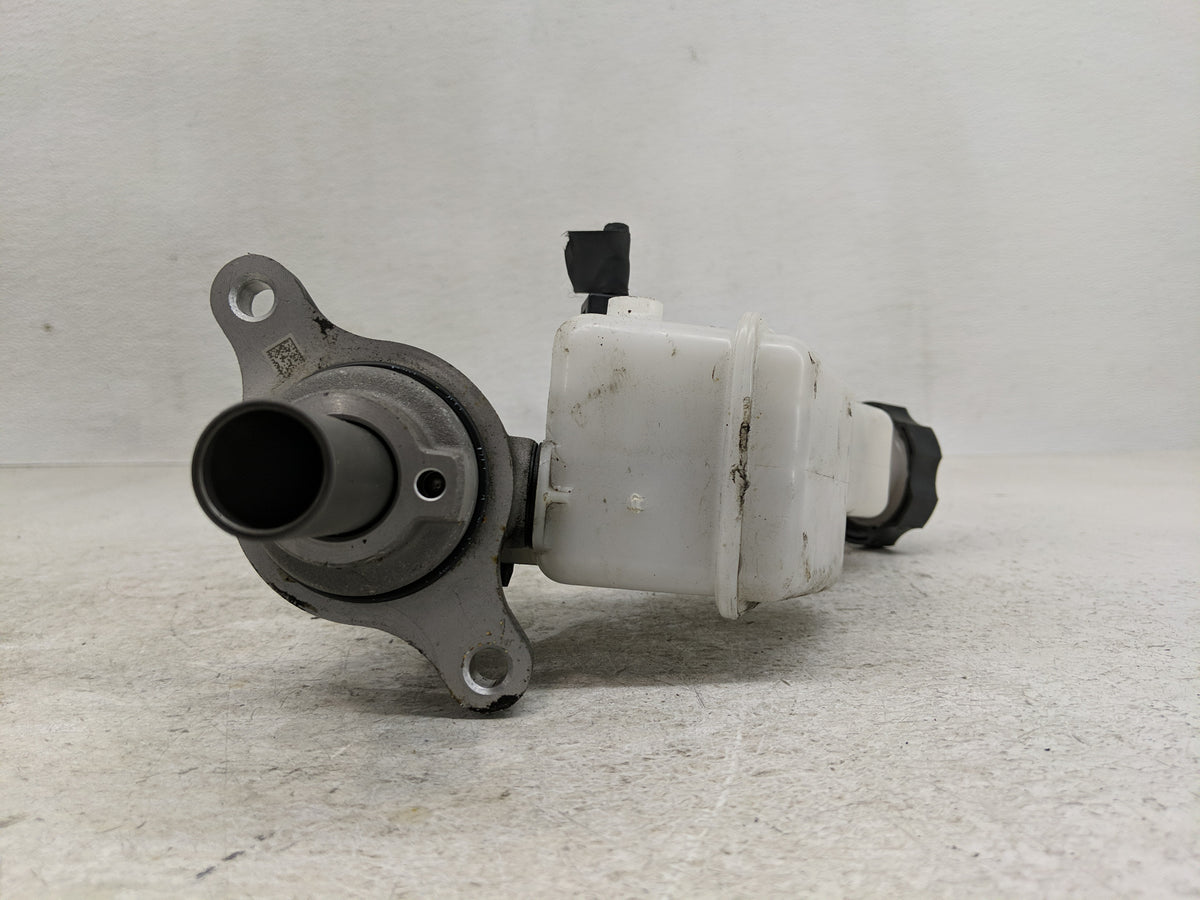 2019-2020 Hyundai Santa Fe Brake Master Cylinder 1276291 - Oemusedautoparts1.com