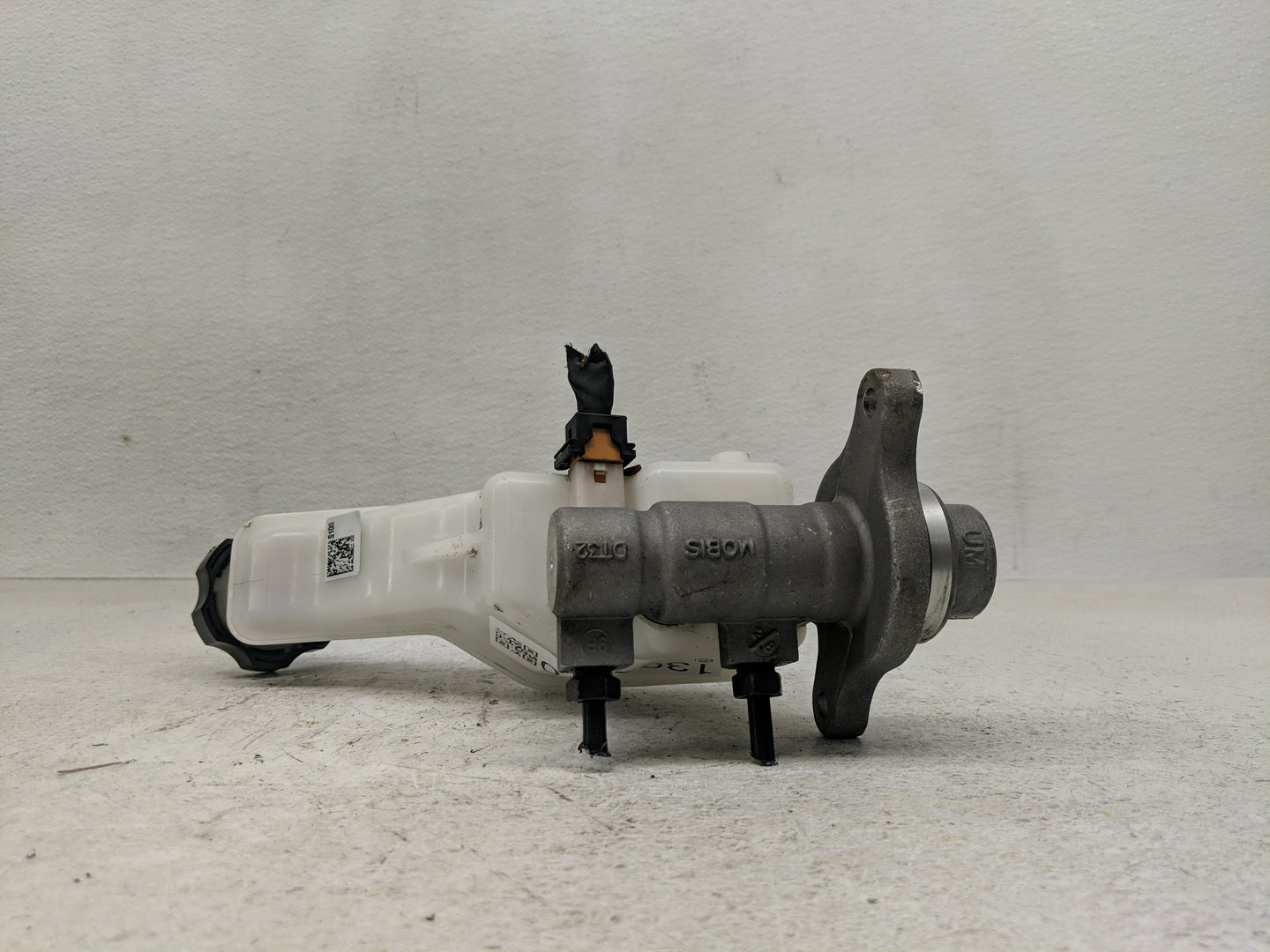 2019-2020 Hyundai Santa Fe Brake Master Cylinder - Oemusedautoparts1.com
