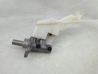 compare product 2019-2020 Hyundai Santa Fe Brake Master Cylinder 1310378