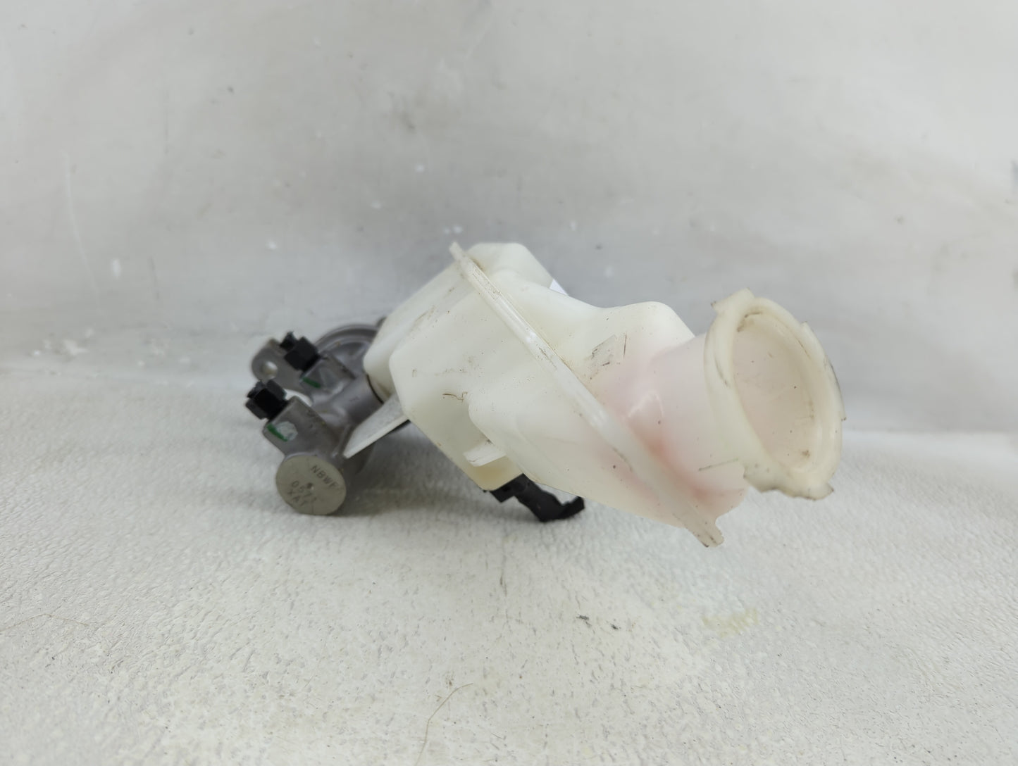 2019-2020 Hyundai Santa Fe Brake Master Cylinder 1310378 - Oemusedautoparts1.com