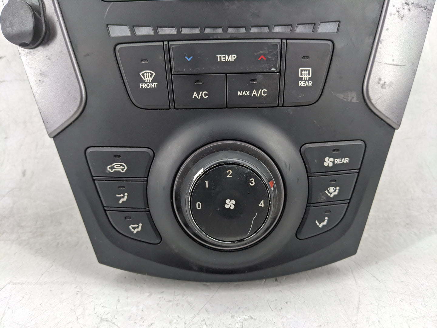 2019-2020 Hyundai Santa Fe Climate Control Module Temperature AC/Heater Replacement P/N:97250-4ZXXX 97250-2WXXX Fits OEM Use