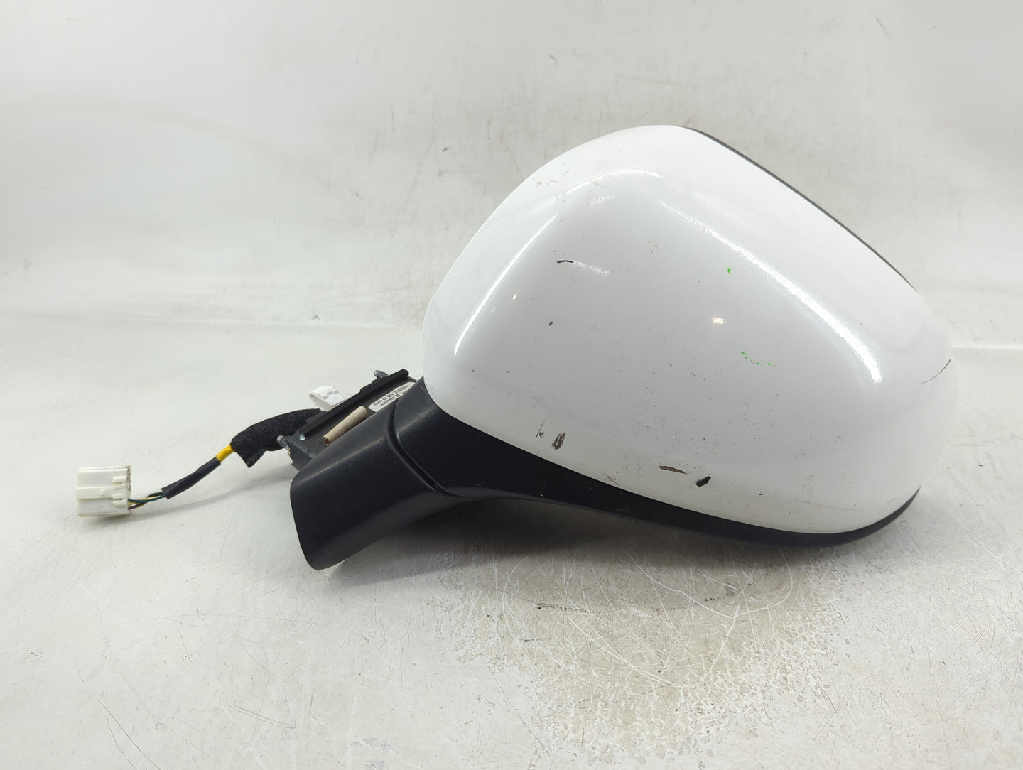 2019 Hyundai Santa Fe Driver Side View Mirror - Left Door Mirror OEM Used - Oemusedautoparts1.com