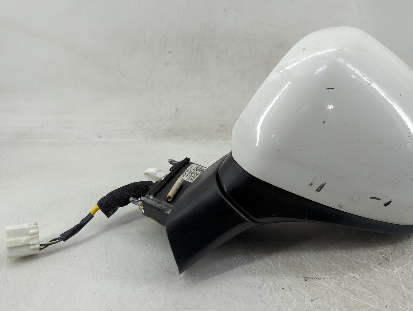 2019 Hyundai Santa Fe Driver Side View Mirror - Left Door Mirror OEM Used - Oemusedautoparts1.com