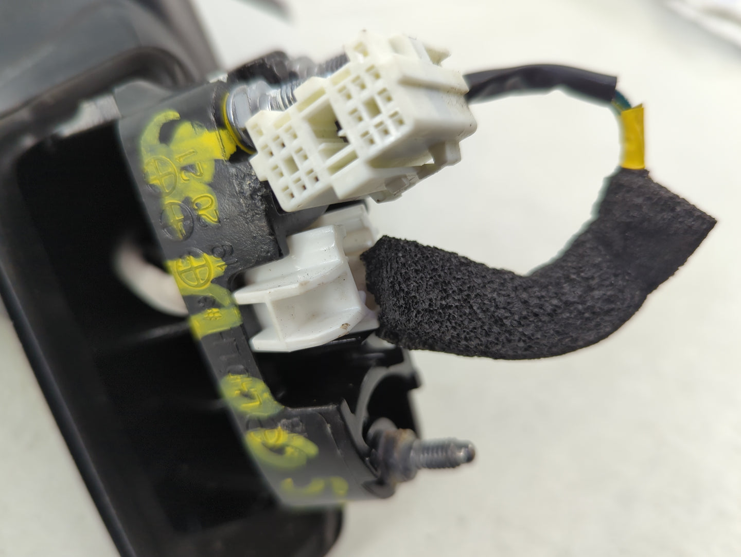 2019 Hyundai Santa Fe Driver Side View Mirror - Left Door Mirror OEM Used - Oemusedautoparts1.com